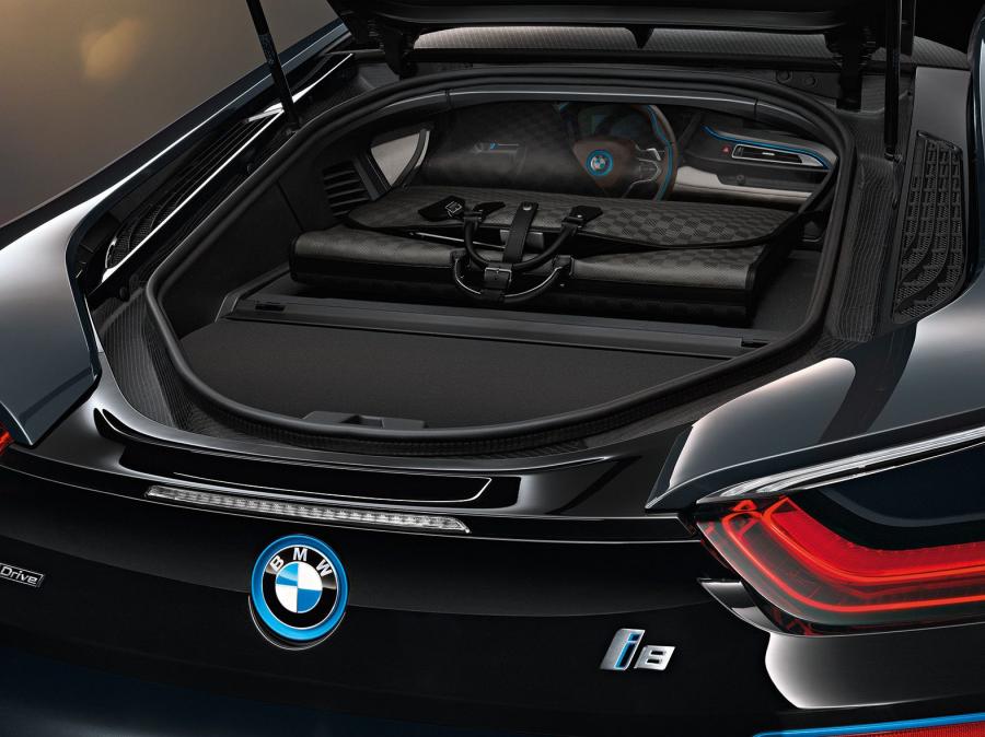  BMW i8 2014 года  (фото 114 из 180)